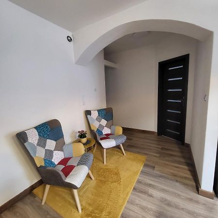 Oli Apartments Сенец Экстерьер фото